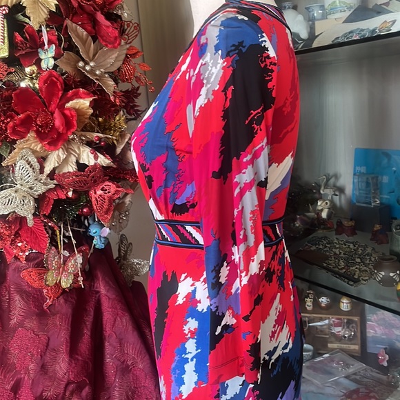 BCBG Bright Festive Sexy - Picture 8 of 12